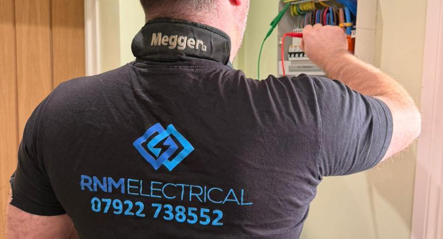 Fault Finding Electrician in Bristol.